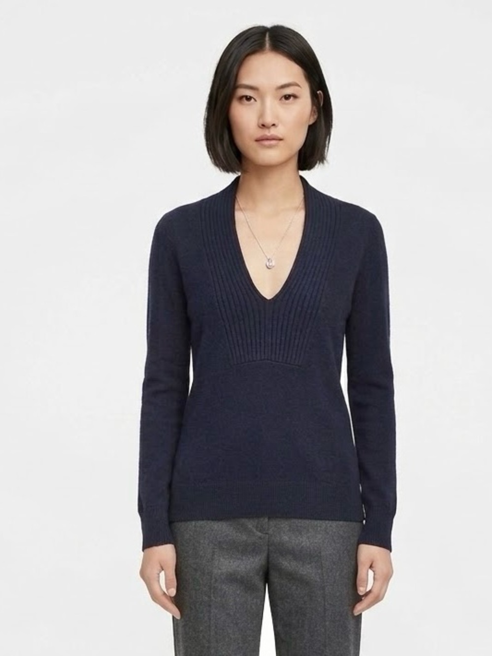Club Monaco 100% Cashmere Sweater Ribbed Collar V-Neck Quiet Luxury Minimalist